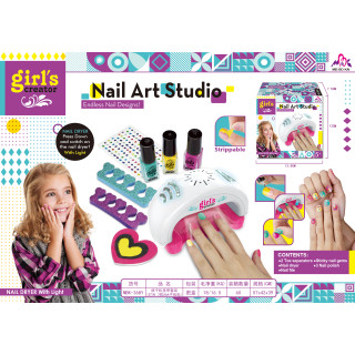 Nail art kit with accessories