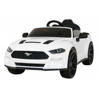 Vehicle Ford Mustang GT White